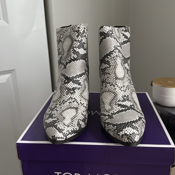 Top Moda Snake Print Booties - Picture 5 of 6